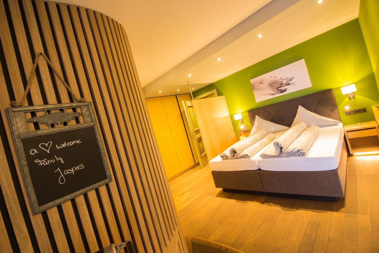 שטובן אם ארלברג Wohlfuehlhotel Hubertushof מראה חיצוני תמונה