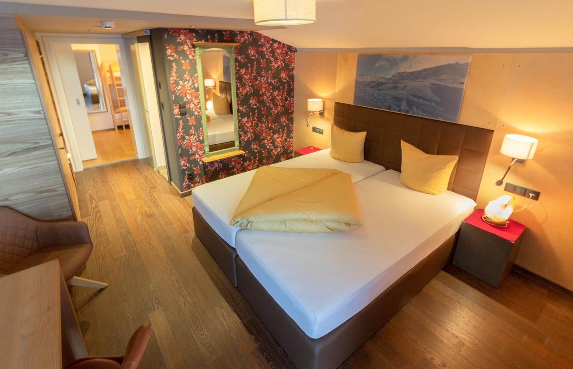 שטובן אם ארלברג Wohlfuehlhotel Hubertushof מראה חיצוני תמונה