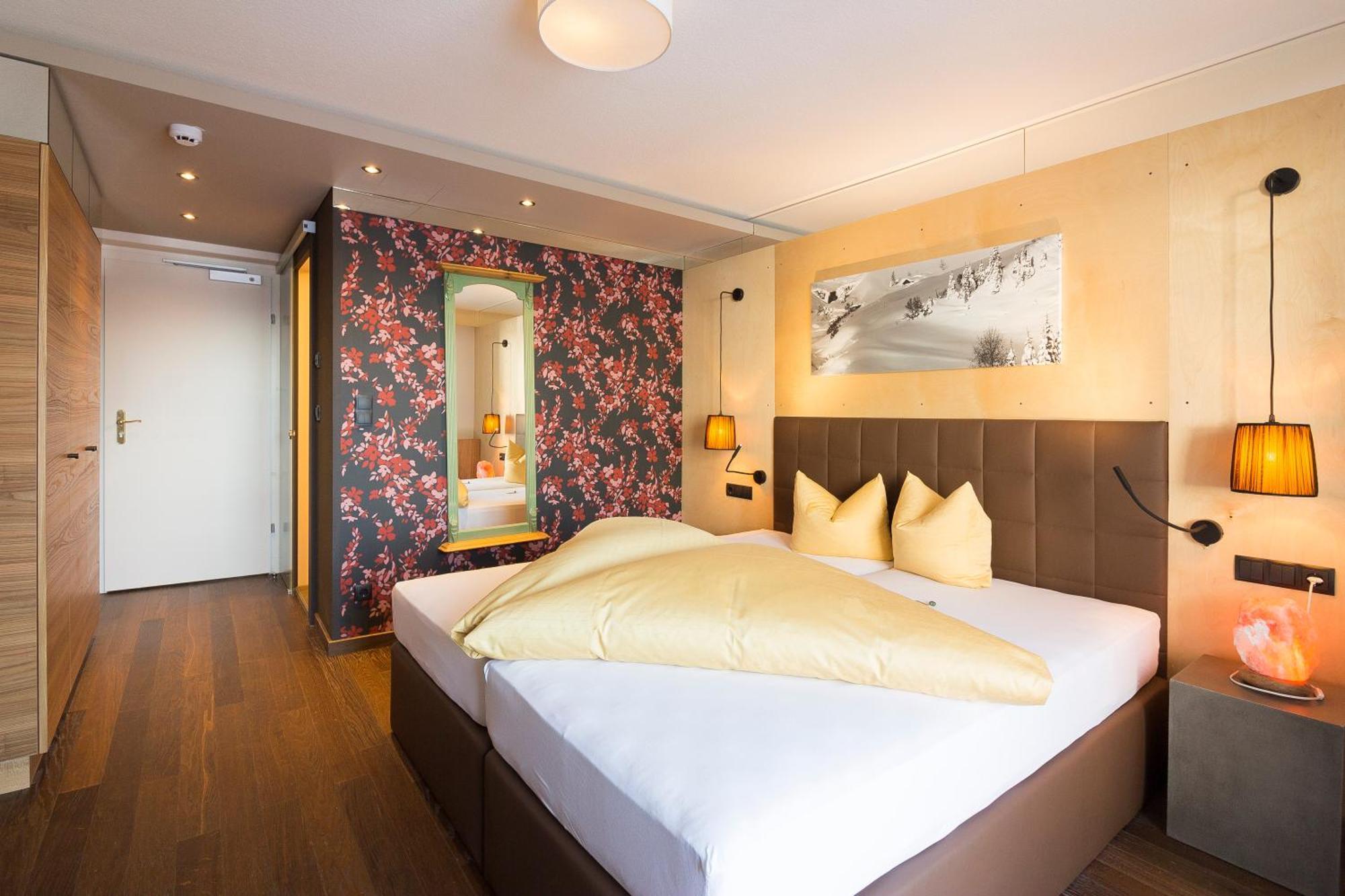 שטובן אם ארלברג Wohlfuehlhotel Hubertushof מראה חיצוני תמונה