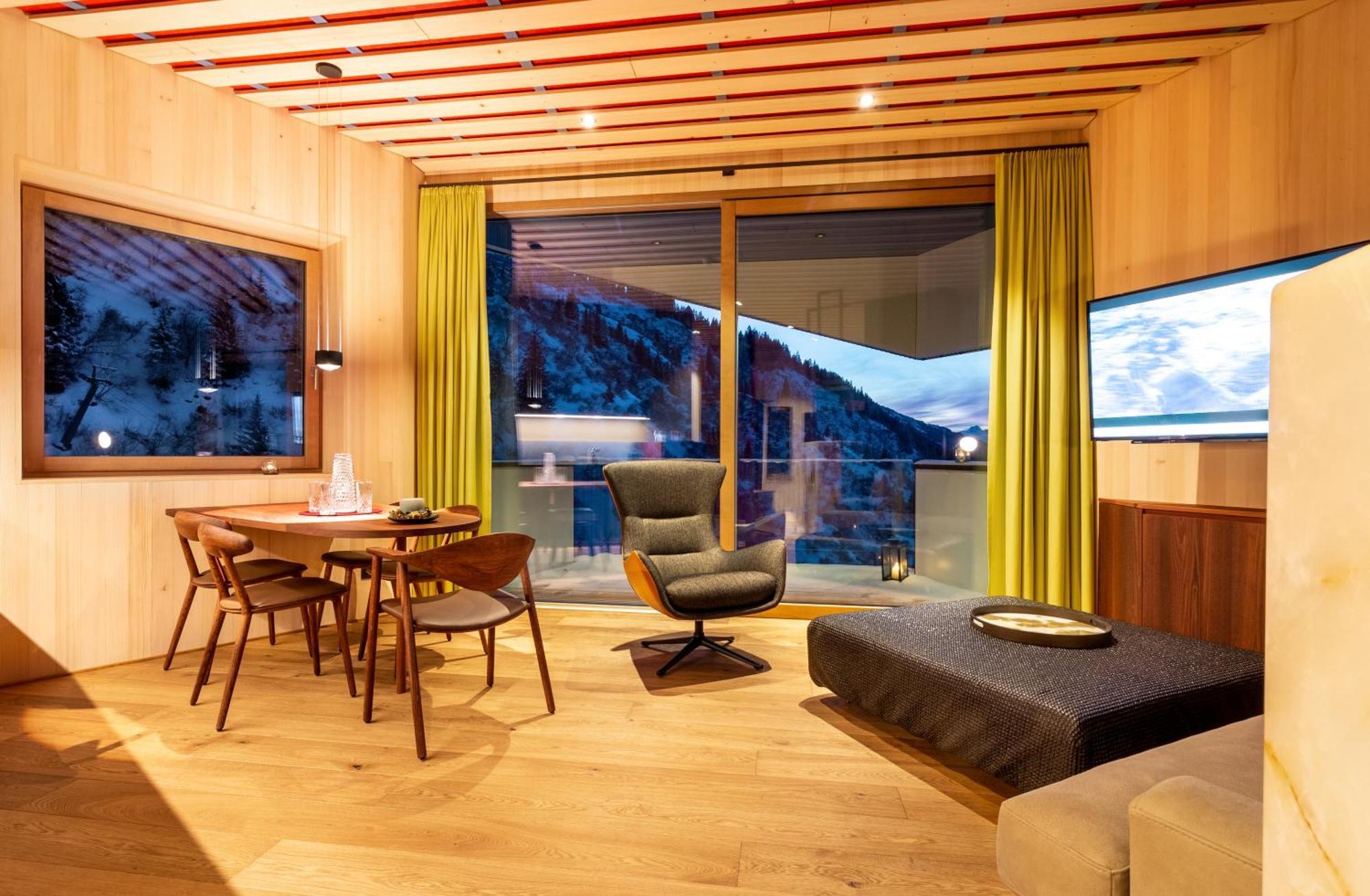 שטובן אם ארלברג Wohlfuehlhotel Hubertushof מראה חיצוני תמונה
